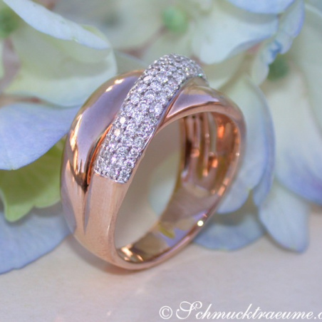 Cross Over Rosegold Ring with Diamonds