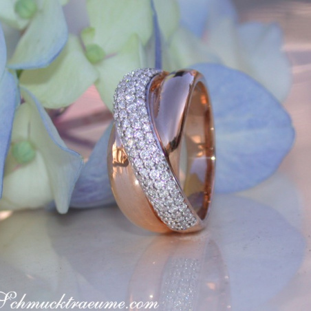 Cross Over Rosegold Ring with Diamonds