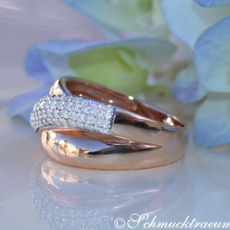 Cross Over Rosegold Ring with Diamonds