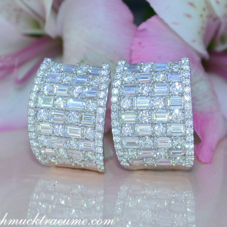 Terrific Diamond Earrings with Baguette Diamonds