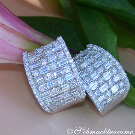 Terrific Diamond Earrings with Baguette Diamonds