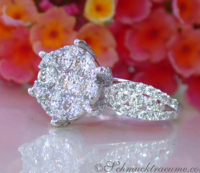 Precious "Solitaire Style" Diamond Ring Precious "Solitaire Style" Diamond Ring