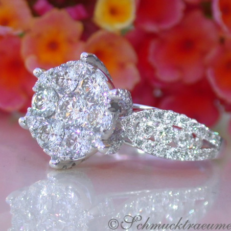 Precious "Solitaire Style" Diamond Ring