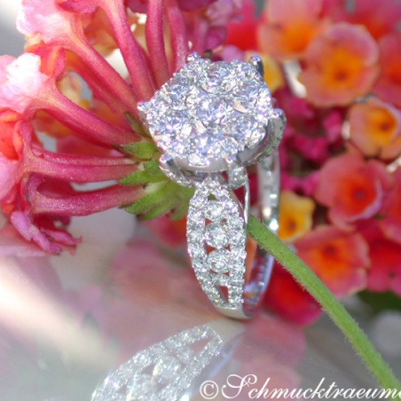 Precious "Solitaire Style" Diamond Ring
