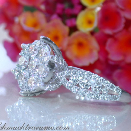 Precious "Solitaire Style" Diamond Ring