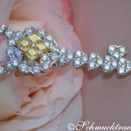 High-end Key Pendant with Yellow and White Diamonds