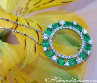 Wonderful Emerald Circle Pendant with Diamonds