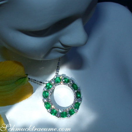 Wonderful Emerald Circle Pendant with Diamonds