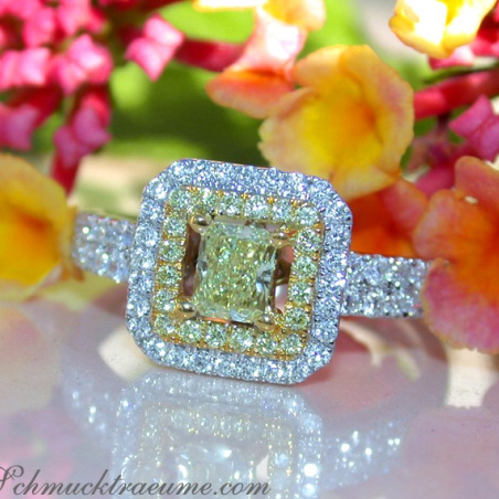 Terrific Yellow & White Diamond Ring