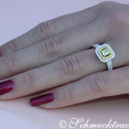 Terrific Yellow & White Diamond Ring