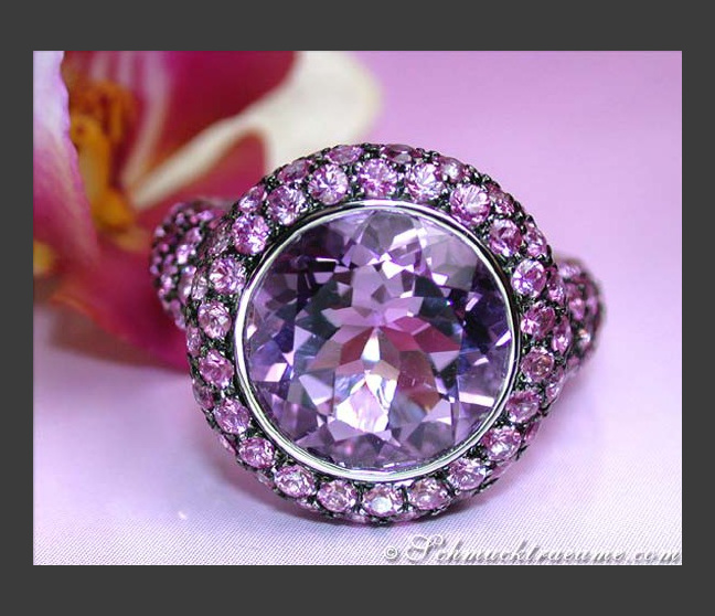 Glorious Amethyst Ring with Pink Sapphires Glorious Amethyst Ring with Pink Sapphires