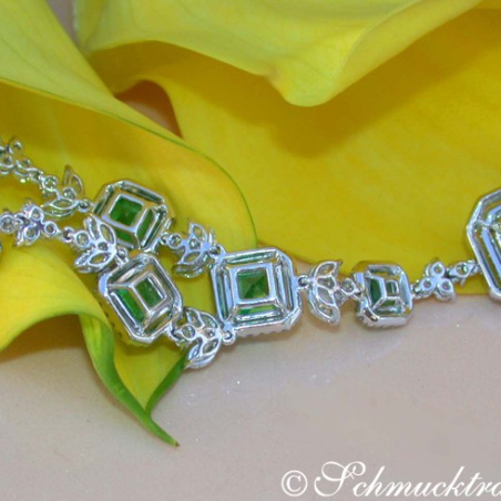 Unique Necklace with Columbian Emeralds and Diamonds