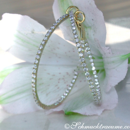 Pretty Hoop Earrings with Diamonds