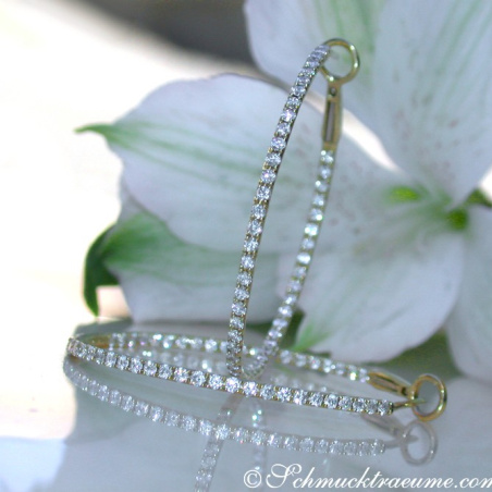 Pretty Hoop Earrings with Diamonds
