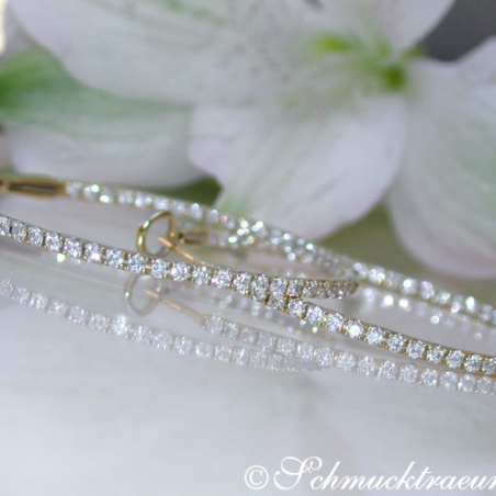 Pretty Hoop Earrings with Diamonds