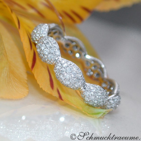 Timeless Diamond Pavé Eternity Ring in White gold