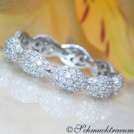 Timeless Diamond Pavé Eternity Ring in White gold
