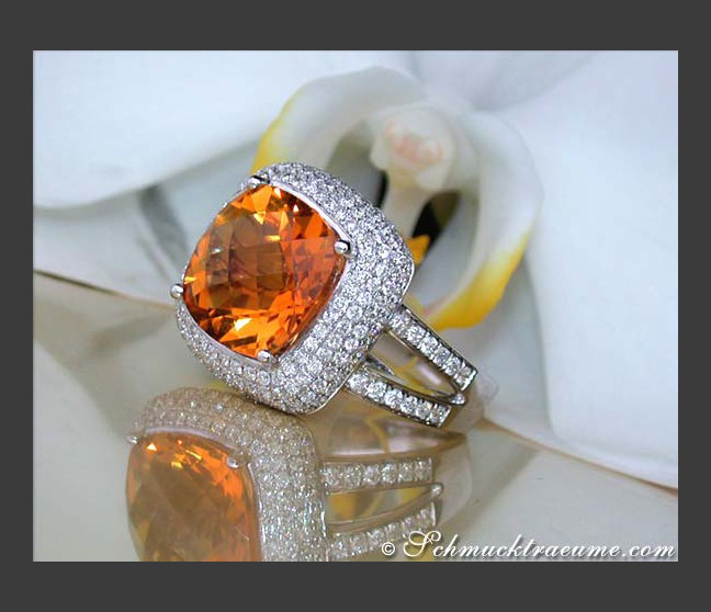 Amazing Madeira Citrine Ring with Diamonds Amazing Madeira Citrine Ring with Diamonds