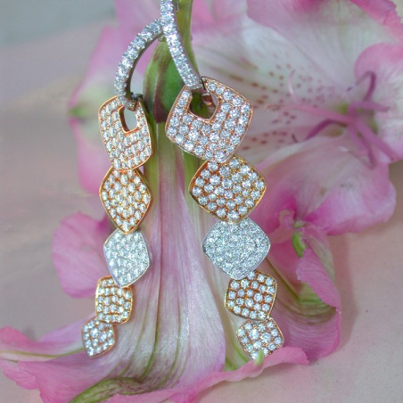 High-end Dangling Earrings with Diamonds