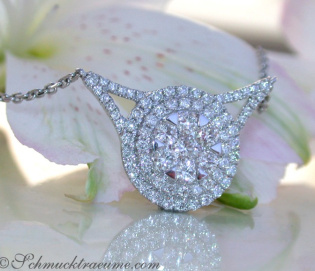 Dreamlike Diamond Necklace