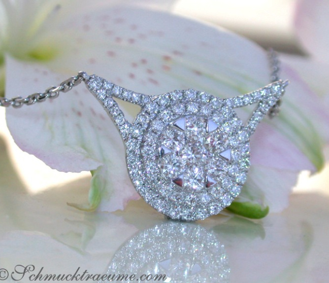 Dreamlike Diamond Necklace Dreamlike Diamond Necklace