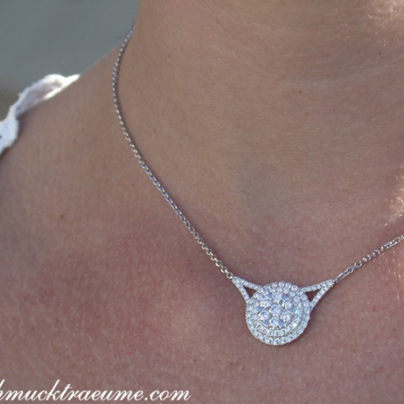 Dreamlike Diamond Necklace