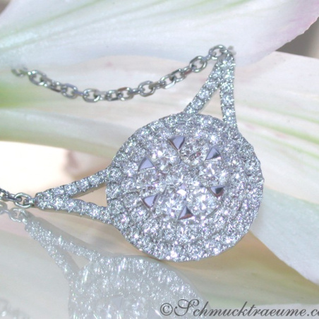 Dreamlike Diamond Necklace