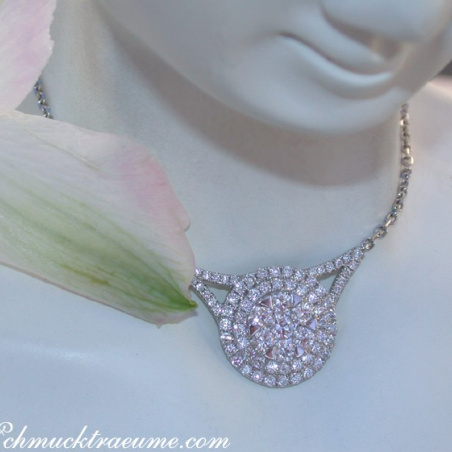 Dreamlike Diamond Necklace