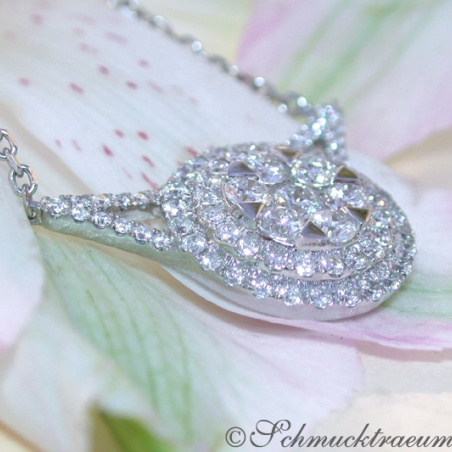 Dreamlike Diamond Necklace