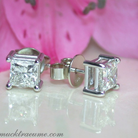 Timeless Princess Diamond Solitaire Studs (1,50 ct.)
