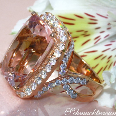 Opulent Morganite Ring with Diamonds