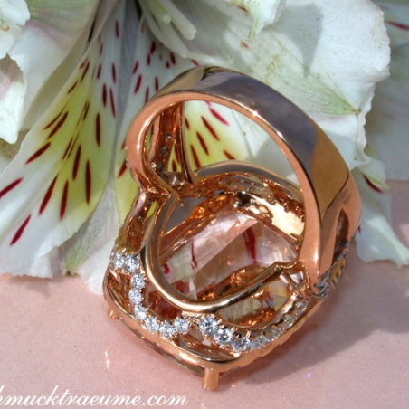 Opulent Morganite Ring with Diamonds