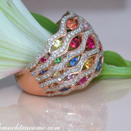 Regenbogen Saphir Ring mit Brillanten