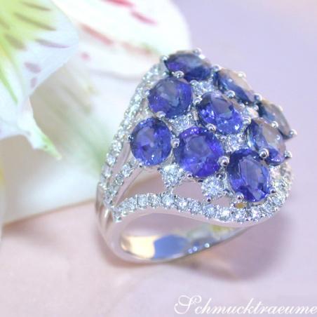 Stately Ceylon Sapphire Ring with Diamonds