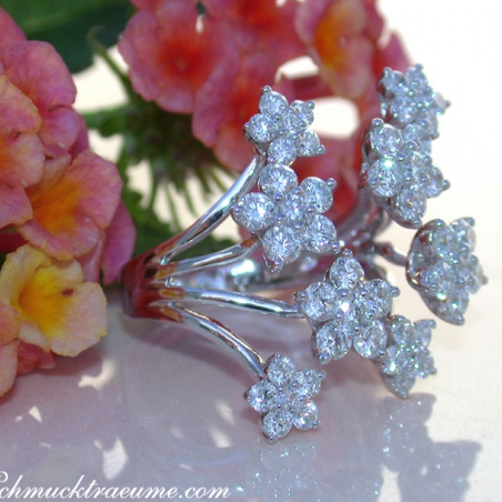 Brillanten Ring im Blüten Design