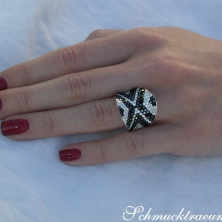 Stately Black & White Diamond Ring (Zig-Zag Style)