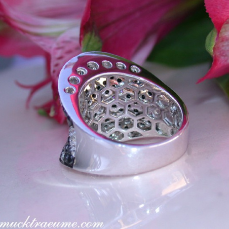 Stately Black & White Diamond Ring (Zig-Zag Style)