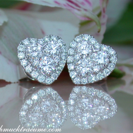 Feminine Diamond Hert Stud Earrings