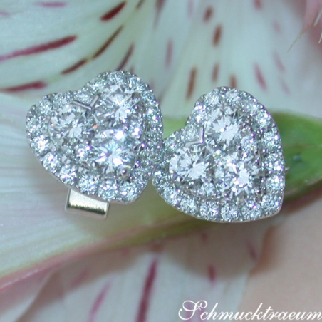 Feminine Diamond Hert Stud Earrings