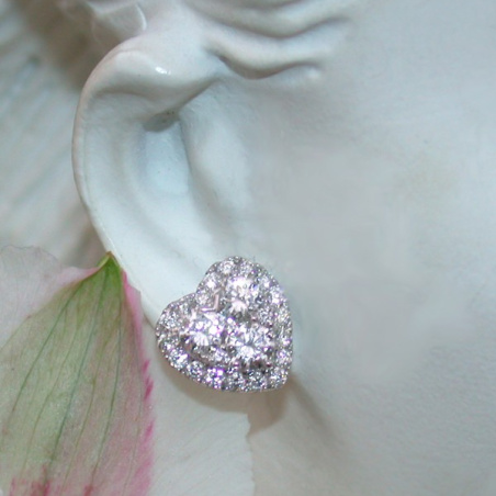 Feminine Diamond Hert Stud Earrings