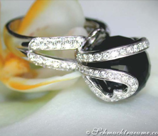Beautiful Onyx Diamond Ring