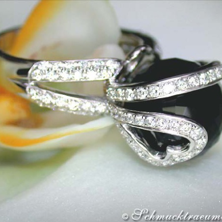 Beautiful Onyx Diamond Ring