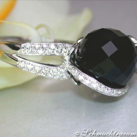 Beautiful Onyx Diamond Ring