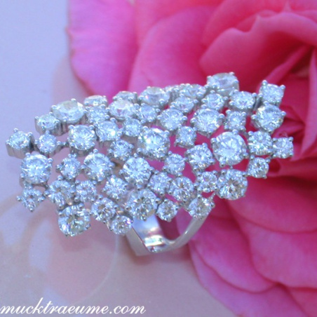 Extra stattlicher Brillanten Ring