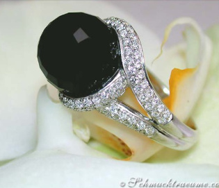 Fabulous Onyx Diamond Ring