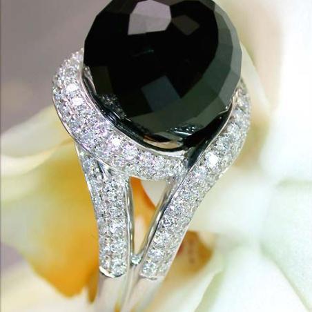 Fabulous Onyx Diamond Ring