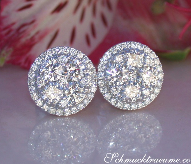 Exquisite Round Diamond Studs Exquisite Round Diamond Studs