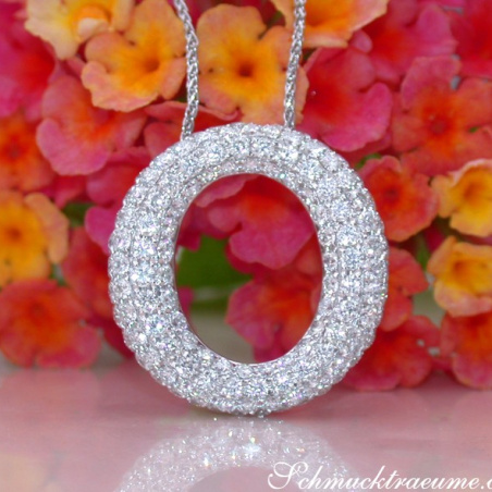 Elegant Diamond Circle Pendant
