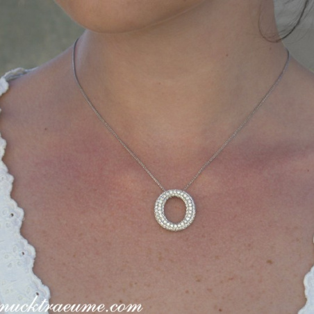 Elegant Diamond Circle Pendant