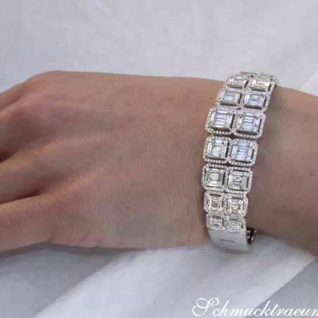High Carat Diamond Bangle with Baguette Diamonds (5.64 ct.)